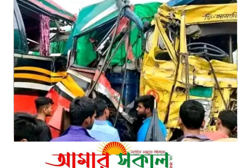 গাইবান্ধা তুলসীঘাট হেলিপ্যাডের সামনে বাস ও ট্রাকের মুখোমুখি সংঘর্ষে কমপক্ষে ২৫ জন আহত।