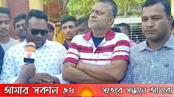 সীতাকুণ্ডে সোনাইছড়ি ইউনিয়ন ভোট কেন্দ্রে এস এম রিয়াদ জিলানী।