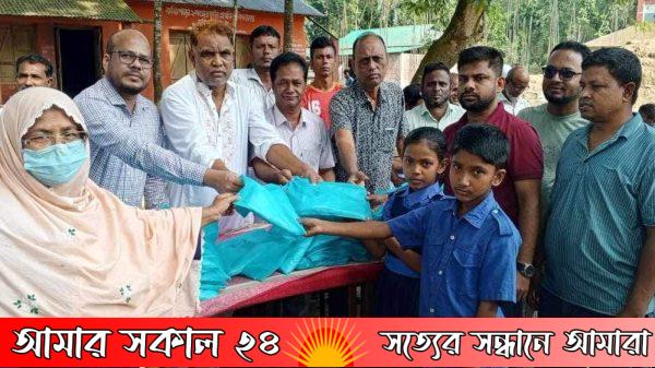 ফুলছড়িতে প্রাথমিক বিদ্যালয়ের শিক্ষার্থীদেরকে শীতবস্ত্র বিতরণ।