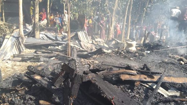 আগুনে পুড়ে ছাই ৩ বসতঘর ১০ লক্ষাধিক টাকার ক্ষয়ক্ষতি