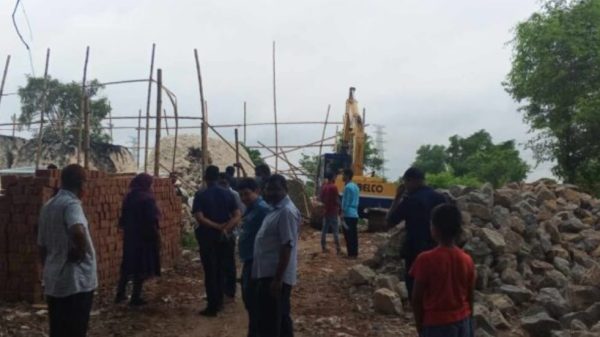 গজারিয়া গুঁড়িয়ে দেয়া হলো অবৈধ চুনা কারখানা।