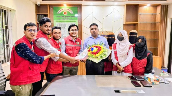 লোহাগাড়ায় নতুন ইউএনও’র সঙ্গে যুব রেড ক্রিসেন্টের সৌজন্য সাক্ষাৎ
