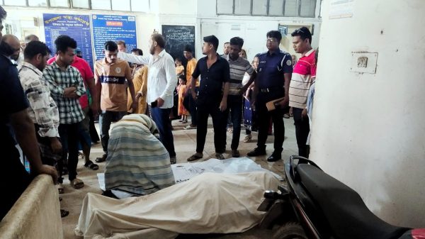 নেছারাবাদে সড়ক দুর্ঘটনায় বৃদ্ধের মৃত্যু, চালক আটক