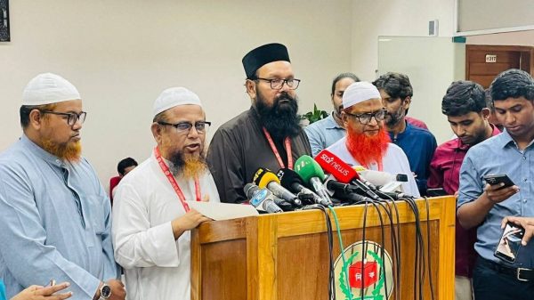 প্রধান নির্বাচন কমিশনারের সঙ্গে ইসলামী আন্দোলন বাংলাদেশের বৈঠক অনুষ্ঠিত