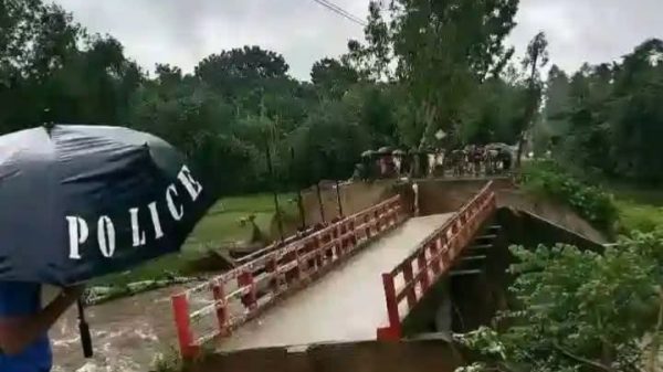 পঞ্চগড়ে ভারী বৃষ্টিতে সেতু ধস