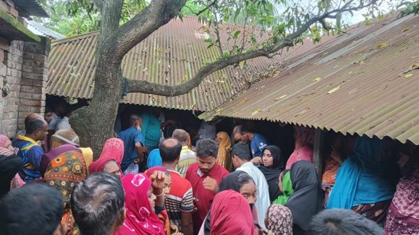রাজশাহী পবা উপজেলার পারিলা ইউনিয়নে একই পরিবারের চার জনের আত্মহত্যা