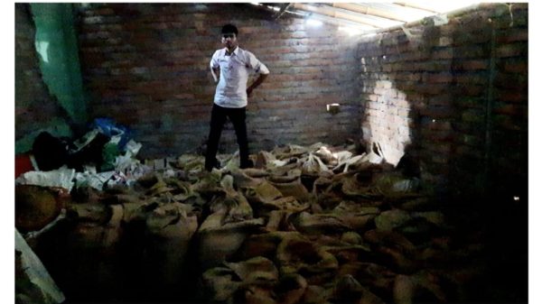 আদমদীঘিতে ১১৫ বস্তা সরকারি চাল জব্দ গুদাম ঘর সিলগালা