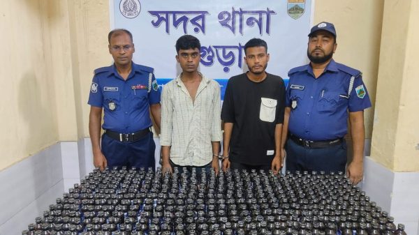 বগুড়ায় ৪০০ বোতল ফেন্সিডিলসহ দুই যুবক গ্রেফতার