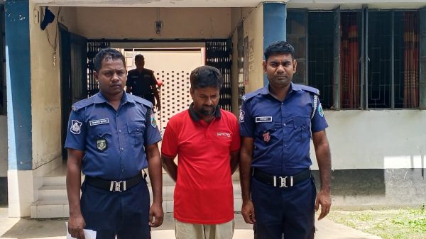 বেলকুচিতে শিশু ধর্ষণ চেষ্টার অভিযোগে আটক ১