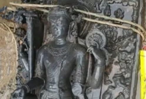 বগুড়ায় ১৯০ কেজি কষ্টি পাথরের মূর্তি উদ্ধার গ্রেপ্তার ২