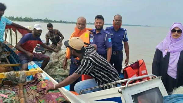 নিষেধাজ্ঞা অমান্য করে ইলিশ শিকার: ৩০ হাজার মিটার কারেন্ট জাল জব্দ