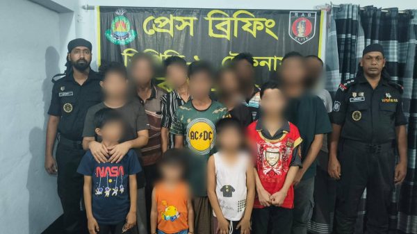 টেকনাফে ভাড়া বাসা থেকে ২৮ রোহিঙ্গা আটক