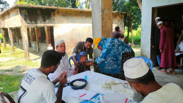 রাঙ্গাবালীতে টাইফয়েড প্রতিরোধে টিকা কার্যক্রম চলছে