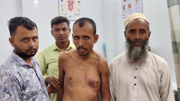 লামায় হাতির আক্রমণে আহত ব্যক্তি উদ্ধার ও স্বজনের কাছে হস্তান্তর