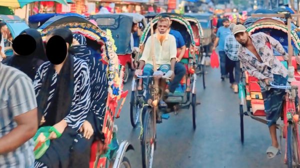 ফরিদপুরে রিকশার চাকায় ওড়না পেঁচিয়ে তরুণীর মর্মান্তিক মৃত্যু