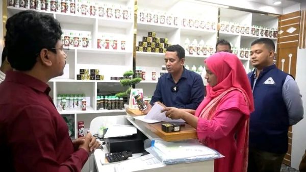 গুলশানে বিএসটিআই’র মোবাইল কোর্ট অভিযান