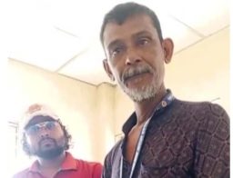 যশোর জেনারেল হাসপাতাল থেকে সরকারি ওষুধসহ স্বেচ্ছাসেবক আটক