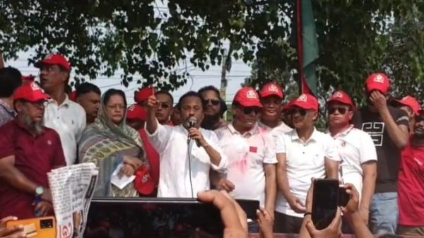 সিরাজগঞ্জে যুবদলের ৪৭তম প্রতিষ্ঠাবার্ষিকীতে বর্ণাঢ্য র‌্যালি ও জনতার স্রোত