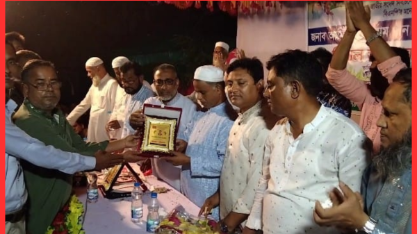 বেলকুচিতে বিএনপি প্রার্থী আলিমকে সংবর্ধনা