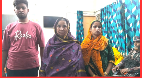 ফুলবাড়ী সীমান্তে তিন বাংলাদেশী আটক