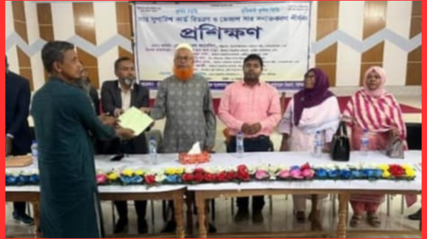 ফরিদপুরের সালথায় কৃষকদের জন্য একদিনের মাটি পরীক্ষা ও সুষম সার প্রয়োগ প্রশিক্ষণ