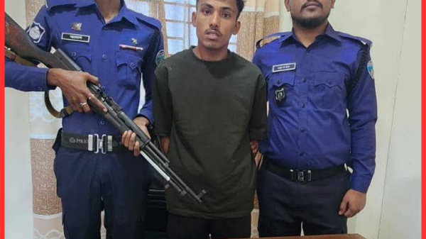 হোয়াইক্যংয়ে ৫০ হাজার ইয়াবা উদ্ধার: টেকনাফ মডেল থানার অভিযানে যুবক আটক