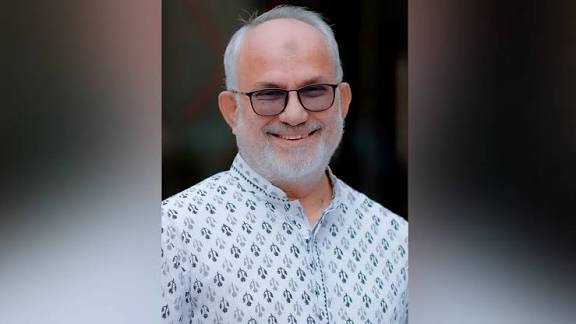 খুলনা-২ আসনে বিএনপির প্রার্থী নজরুল ইসলাম মঞ্জু