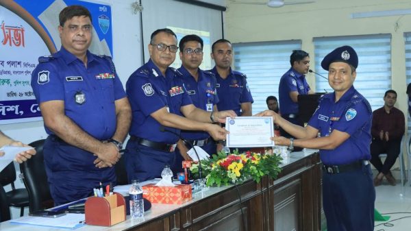 নোয়াখালীর শ্রেষ্ঠ থানা সুধারাম মডেল, পুরস্কৃত পরিদর্শক আবু তাহের