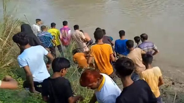 গোসল করতে নেমে ফেরা হলো না আর দুই বন্ধুর।