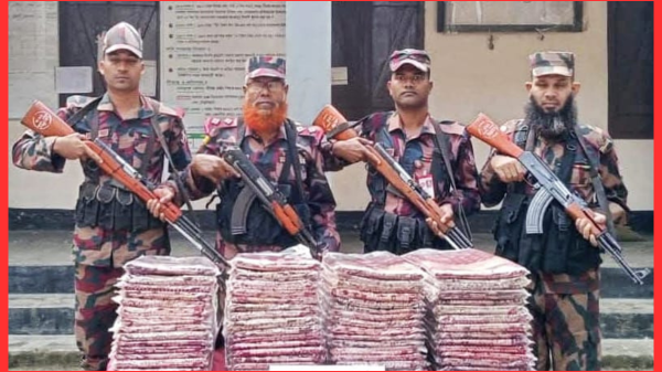 ফুলবাড়ী সীমান্তে বিজিবির বিশেষ অভিযান: ৮০০ বোতল ইস্কাফ সিরাপ ও ৬৩ পিস ভারতীয় শাড়ি উদ্ধার