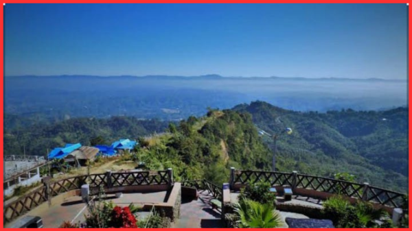 নীলাচল সড়কের করুণ অবস্থা: ভোগান্তিতে পর্যটক ও এলাকাবাসী