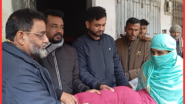 শীতার্তদের মাঝে কম্বল বিতরণ