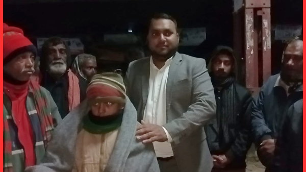 নওগাঁর আত্রাইয়ে উপজেলা প্রশাসনের উদ্যোগে শীতবস্ত্র বিতরণ