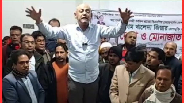 পার্বতীপুরে বিএনপি প্রার্থী কামরুজ্জামানকে ফুলেল শুভেচ্ছা