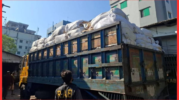 বগুড়ায় র‍্যাবের অভিযান: ২৬ হাজার কেজি অবৈধ পলিথিন জব্দ