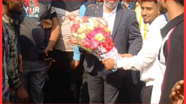 মোংলায় ধানের শীষের প্রার্থী ডা. শেখ ফরিদুল ইসলামকে নেতা-কর্মীদের উষ্ণ অভ্যর্থনা