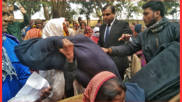 তারাগঞ্জে শীতার্তদের মাঝে সরকারি কম্বল বিতরণ