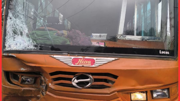 রামপালে পরিবহন-আলমসাধু মুখোমুখি সংঘর্ষে নিহত ১ রামপালে পরিবহন-আলমসাধু মুখোমুখি সংঘর্ষে নিহত ১