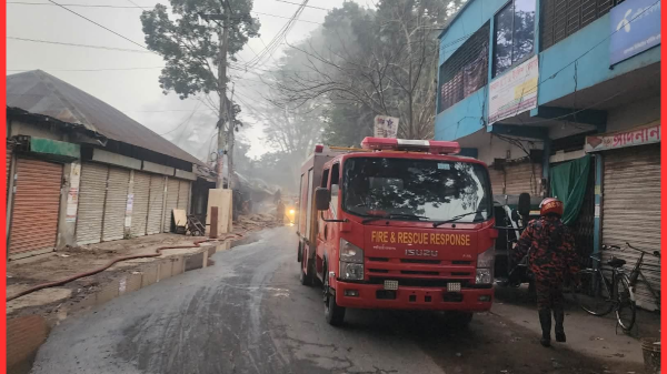 মুকসুদপুরে পাটের গুদামে আগুনে প্রায় দেড় কোটি টাকার ক্ষয়ক্ষতি
