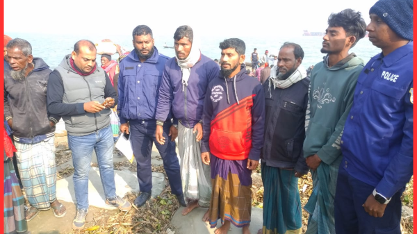 নৌ–পুলিশের অভিযানে মেঘনা থেকে অপহৃত ৪ জেলে উদ্ধার