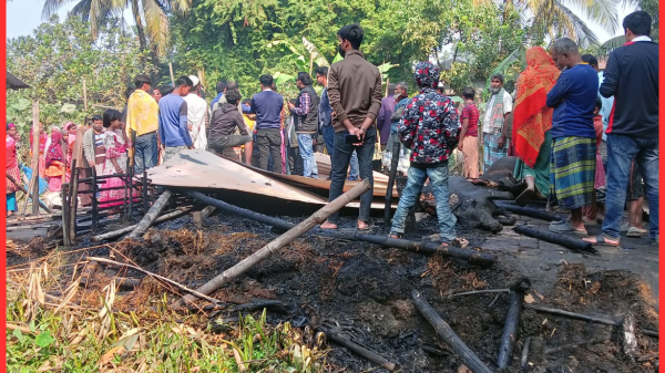 গুরুদাসপুরে কৃষকের বাড়িতে ভয়াবহ অগ্নিকাণ্ড