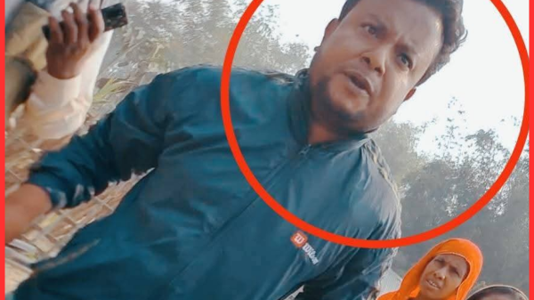 ঠাকুরগাঁওয়ে সংবাদ সংগ্রহে গণমাধ্যম কর্মীর ক্যামেরা ভাঙচুর, নিন্দা ও অভিযুক্ত গ্রেপ্তারের দাবিতে সাংবাদিকদের প্রতিবাদ