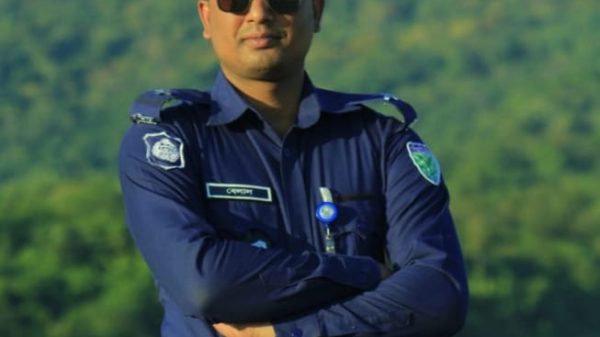 গোলাপগঞ্জে এক বছরে ৭০ মোবাইল উদ্ধার এএসআই বেলালের