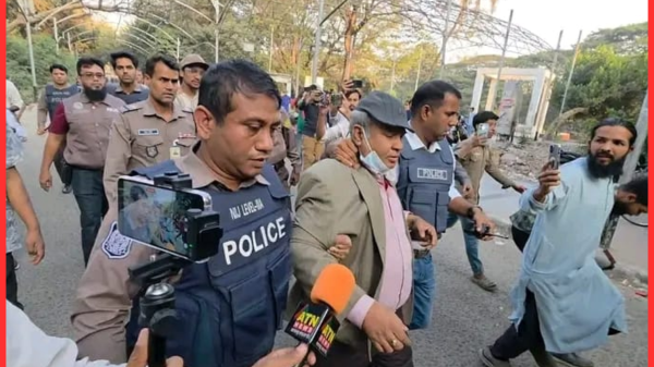 ধানমন্ডি ৩২-এ ঢাবি শিক্ষক আ ক ম জামালসহ ৫ জন আটক