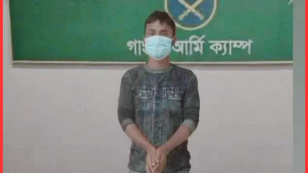 মাগুরায় যৌথ বাহিনীর অভিযানে অর্থ, স্বর্ণ ও অস্ত্রসহ যুবক গ্রেপ্তার