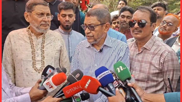 স্বাস্থ্যমন্ত্রীর প্রতিশ্রুতি: “ডাক্তারই মানুষের কাছে”