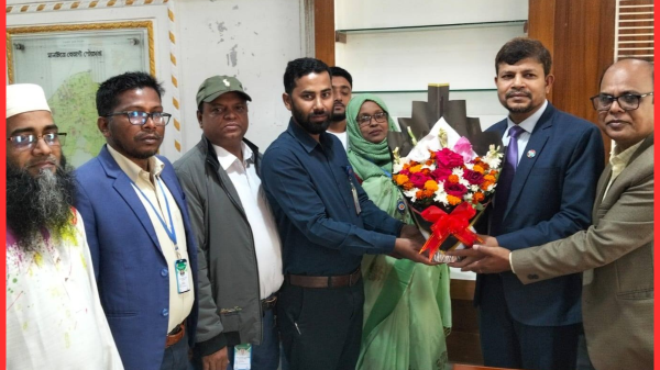 স্থানীয় সরকার বিভাগের অতিরিক্ত সচিব বেতাগীতে পৌরসভার উন্নয়নমূলক কাজ পরিদর্শন