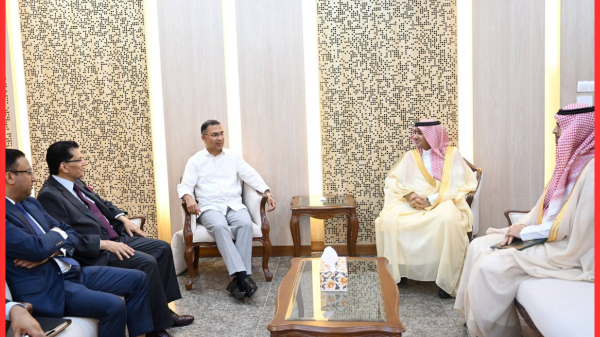 প্রধানমন্ত্রী তারেক রহমানের সঙ্গে সৌদি রাষ্ট্রদূতের সৌজন্য সাক্ষাৎ
