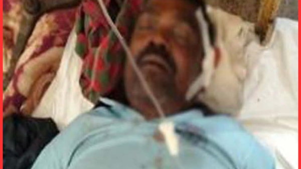 ঝিকরগাছায় ট্রাক দুর্ঘটনায় চালক গুরুতর আহত