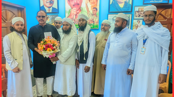 পাঁচথুপি মিয়াপাড়া মাদরাসার শিক্ষকদের সঙ্গে বগুড়া-৫ এমপির সৌজন্য সাক্ষাৎ